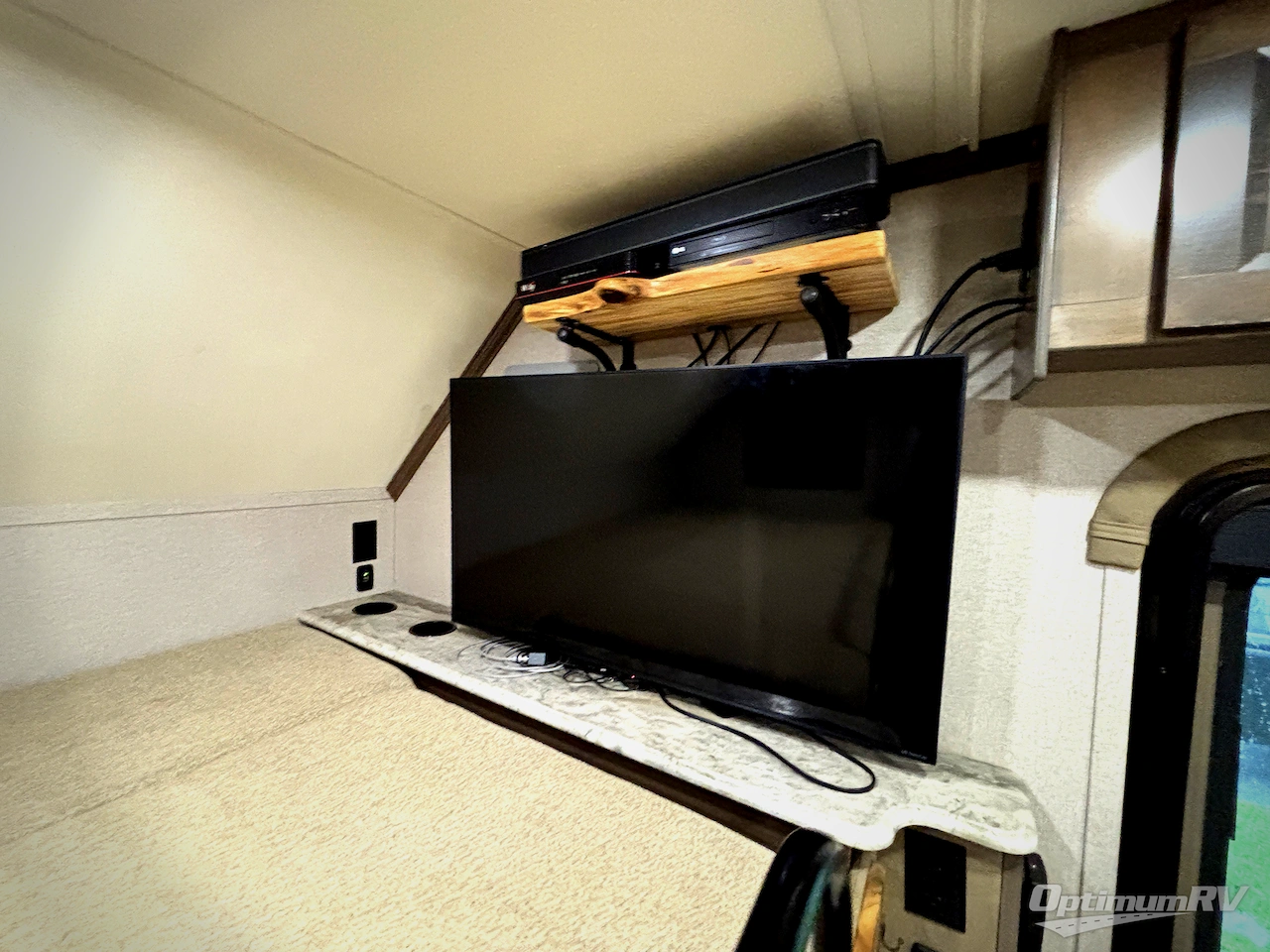 2020 Dynamax Isata 5 36DS Photo 12