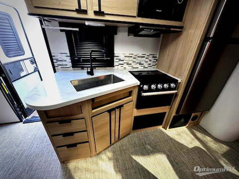 2021 Cruiser Radiance Ultra Lite 30DS RV Photo 2