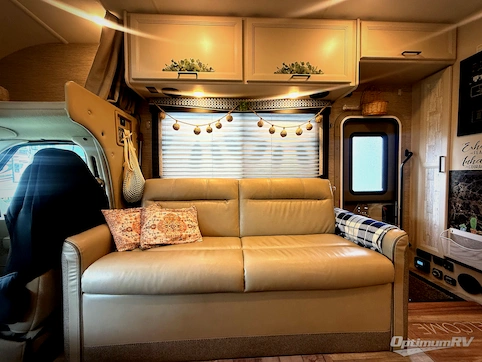 2023 Thor Chateau 31EV RV Photo 2