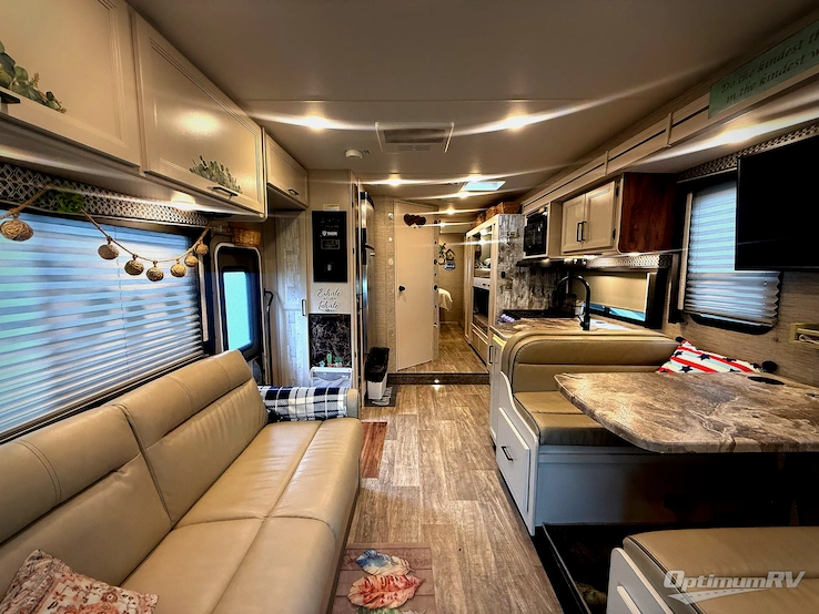 2023 Thor Chateau 31EV RV Photo 1