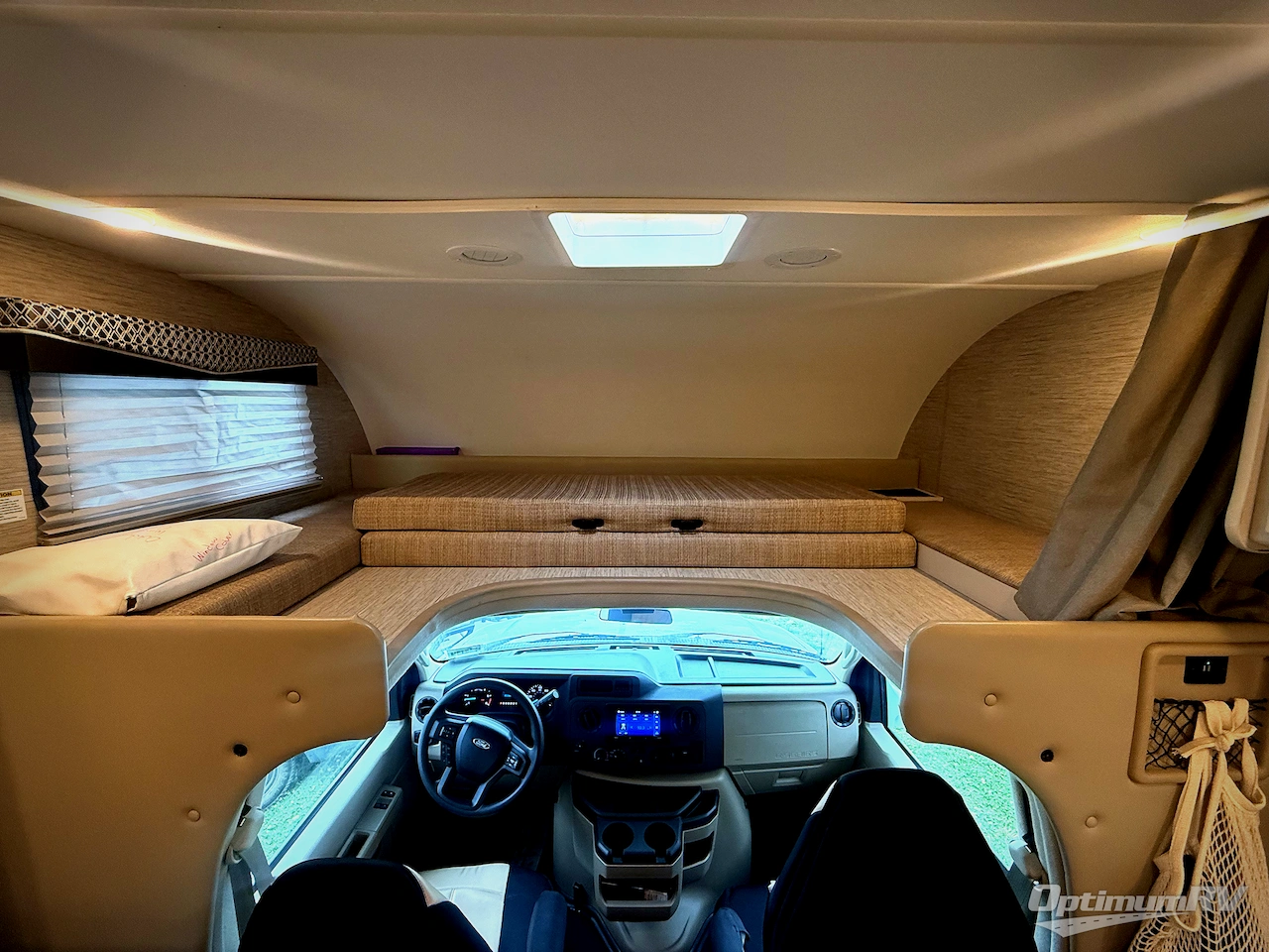 2023 Thor Chateau 31EV Photo 3