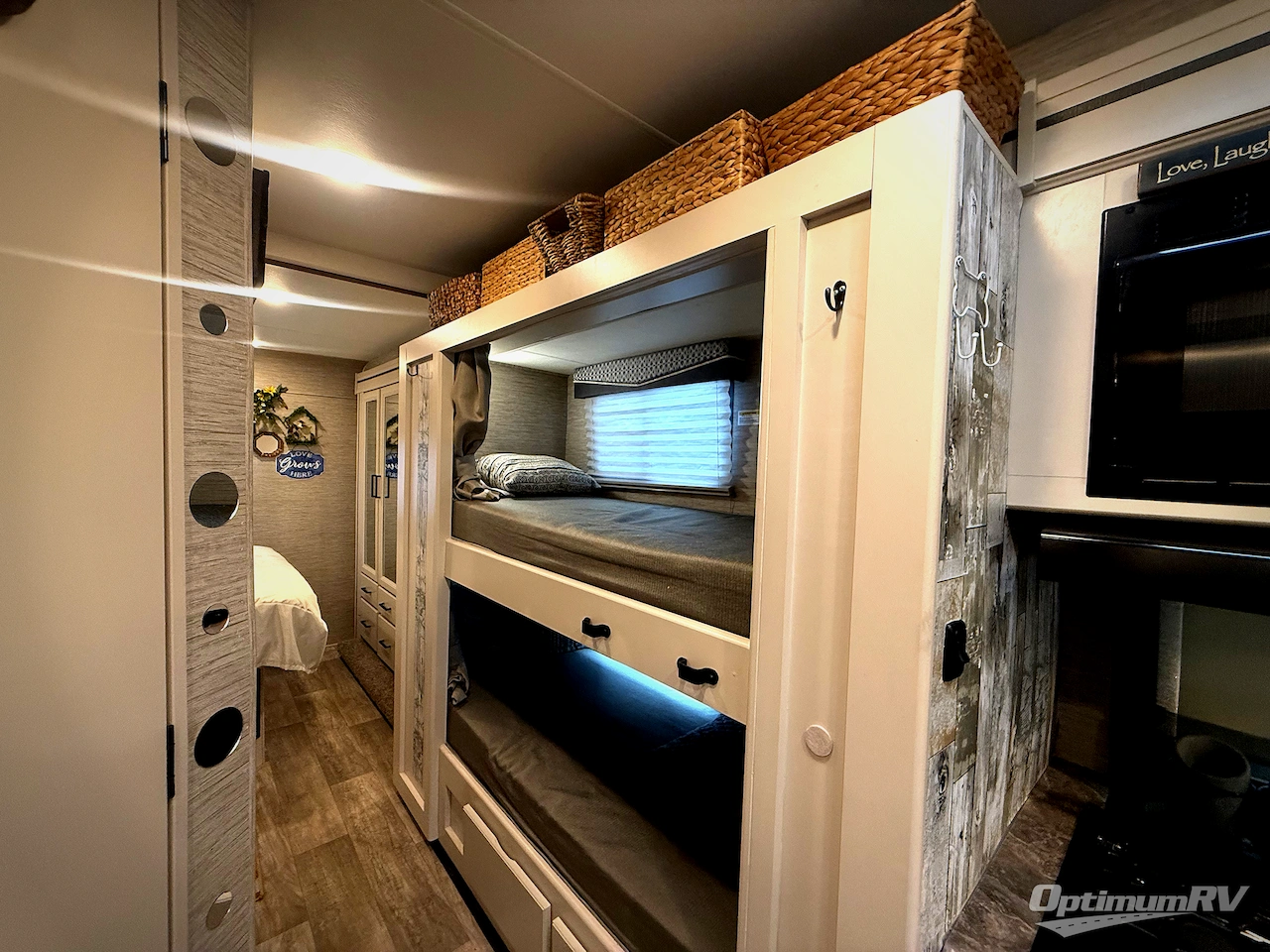 2023 Thor Chateau 31EV Photo 19