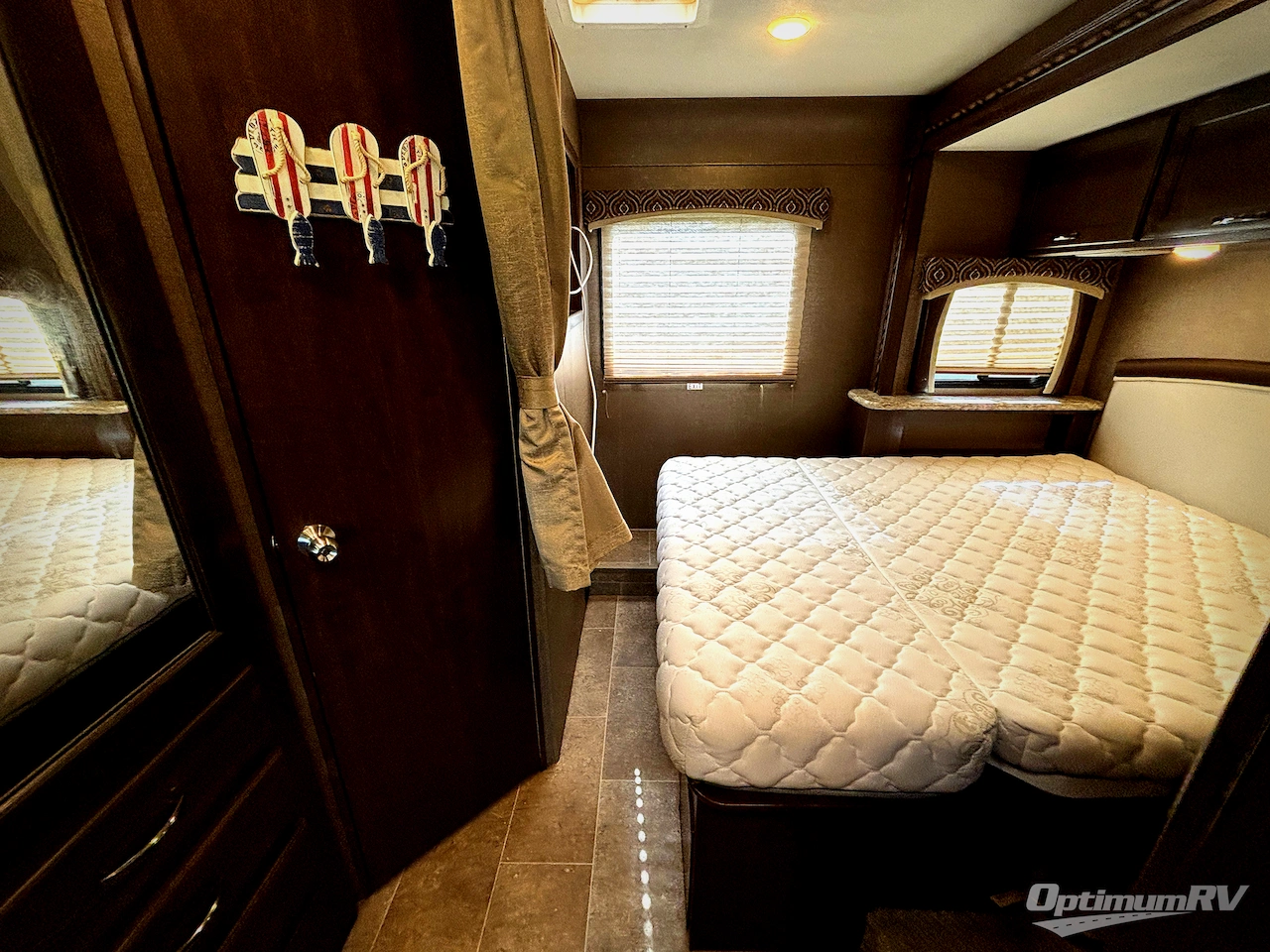 2018 Thor Chateau 26B Photo 17