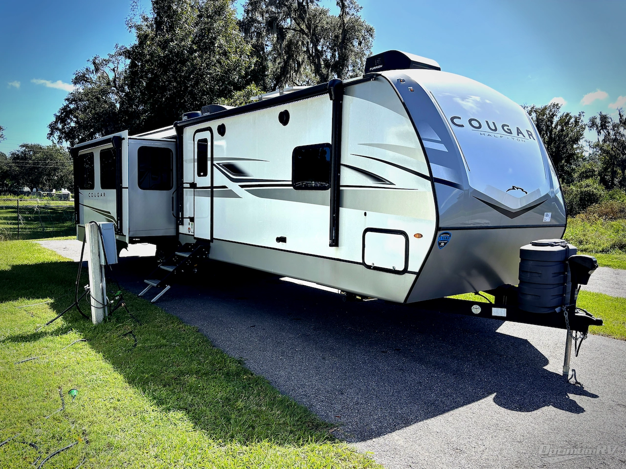 2024 Keystone Cougar Half-Ton 33RLI Photo 1