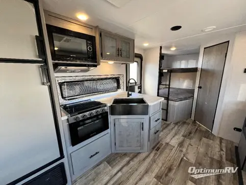 2022 Dutchmen Coleman Light 2755BH RV Photo 3