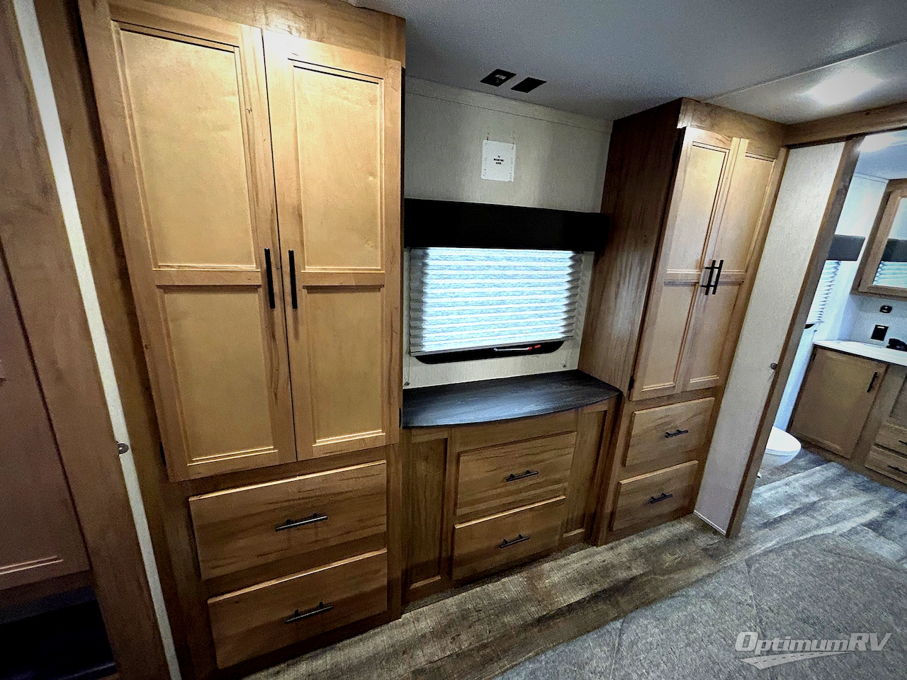 2023 Forest River Cherokee Arctic Wolf Suite 3910 Photo 21