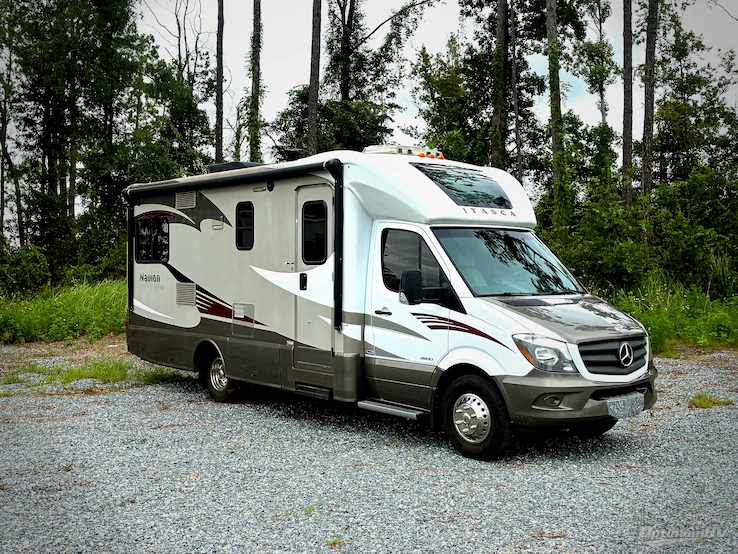 2014 Itasca Navion IQ 24G RV Photo 1