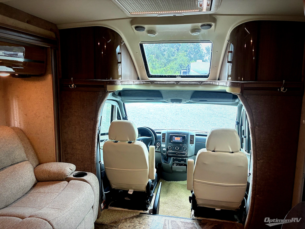 2014 Itasca Navion IQ 24G Photo 12