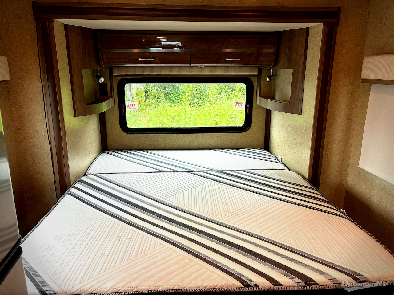 2014 Itasca Navion IQ 24G Photo 14