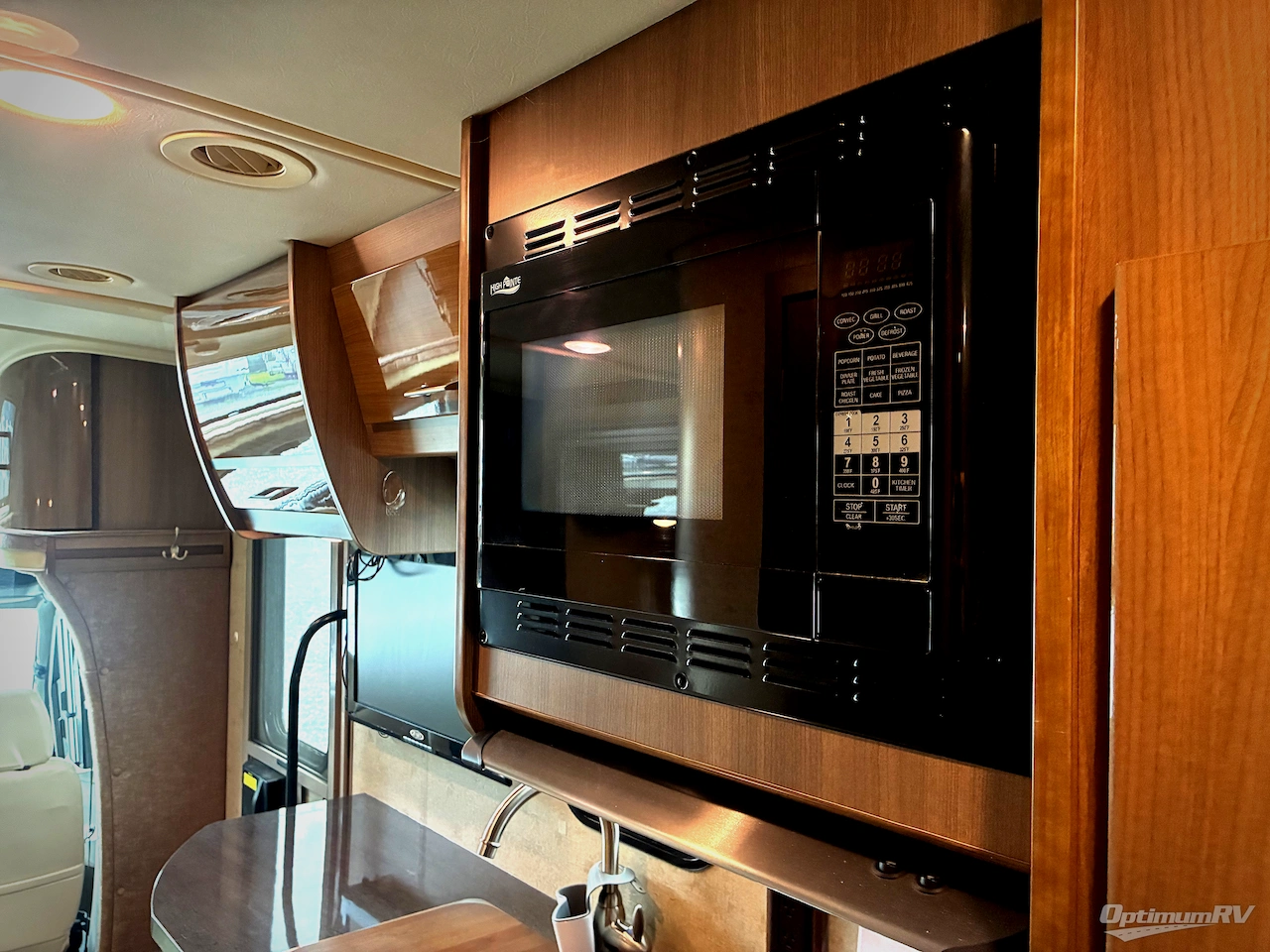 2014 Itasca Navion IQ 24G Photo 17
