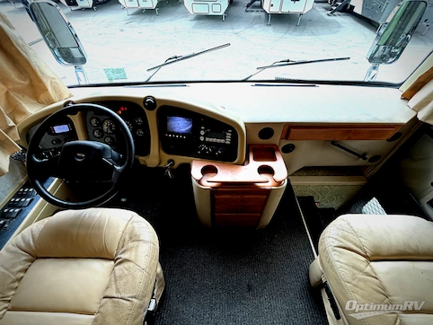 2007 Tiffin Phaeton 40 QSH RV Photo 2