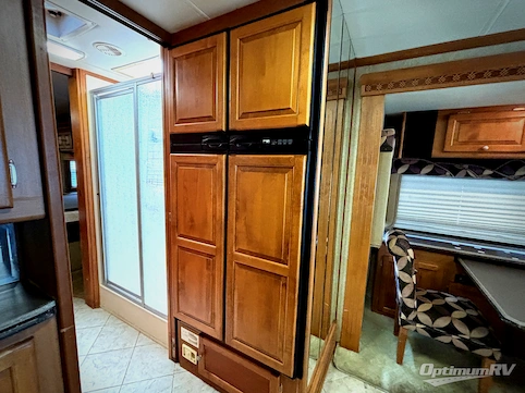 2007 Tiffin Phaeton 40 QSH RV Photo 3