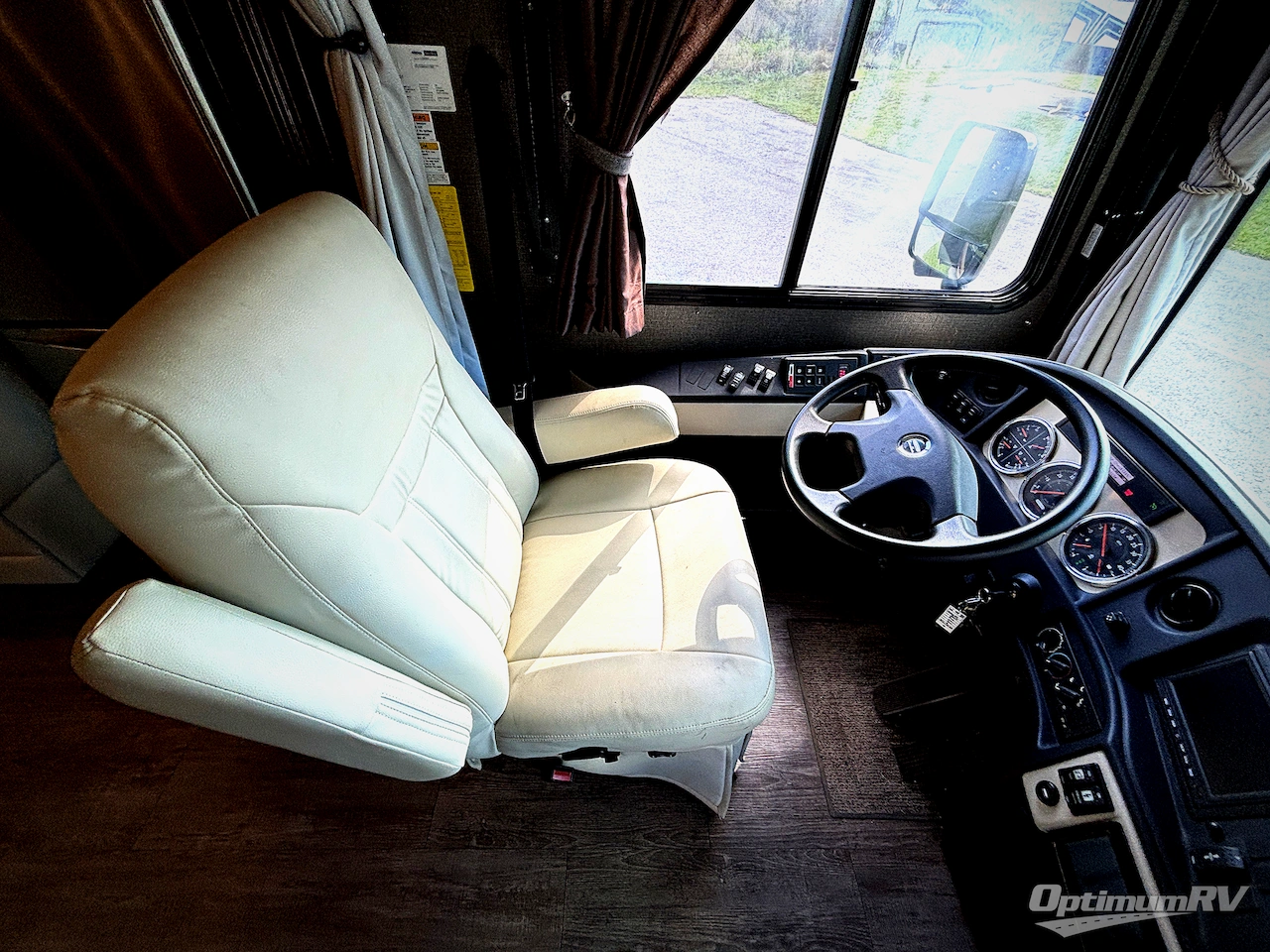 2018 Fleetwood Pace Arrow 36U Photo 7