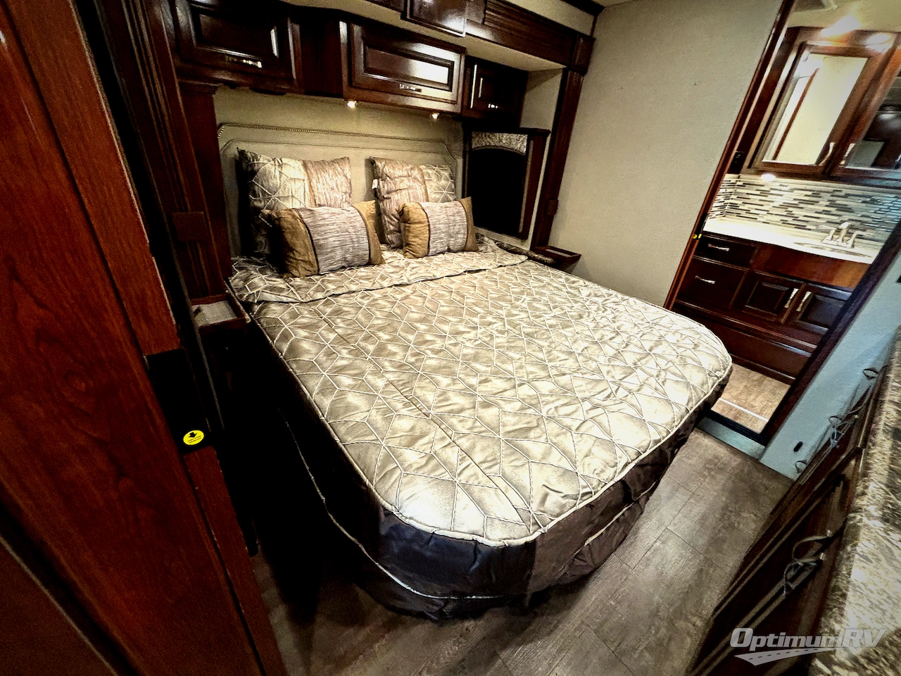 2018 Fleetwood Pace Arrow 36U Photo 17