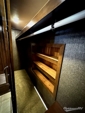 2017 Thor Tuscany 40DX RV Photo 4