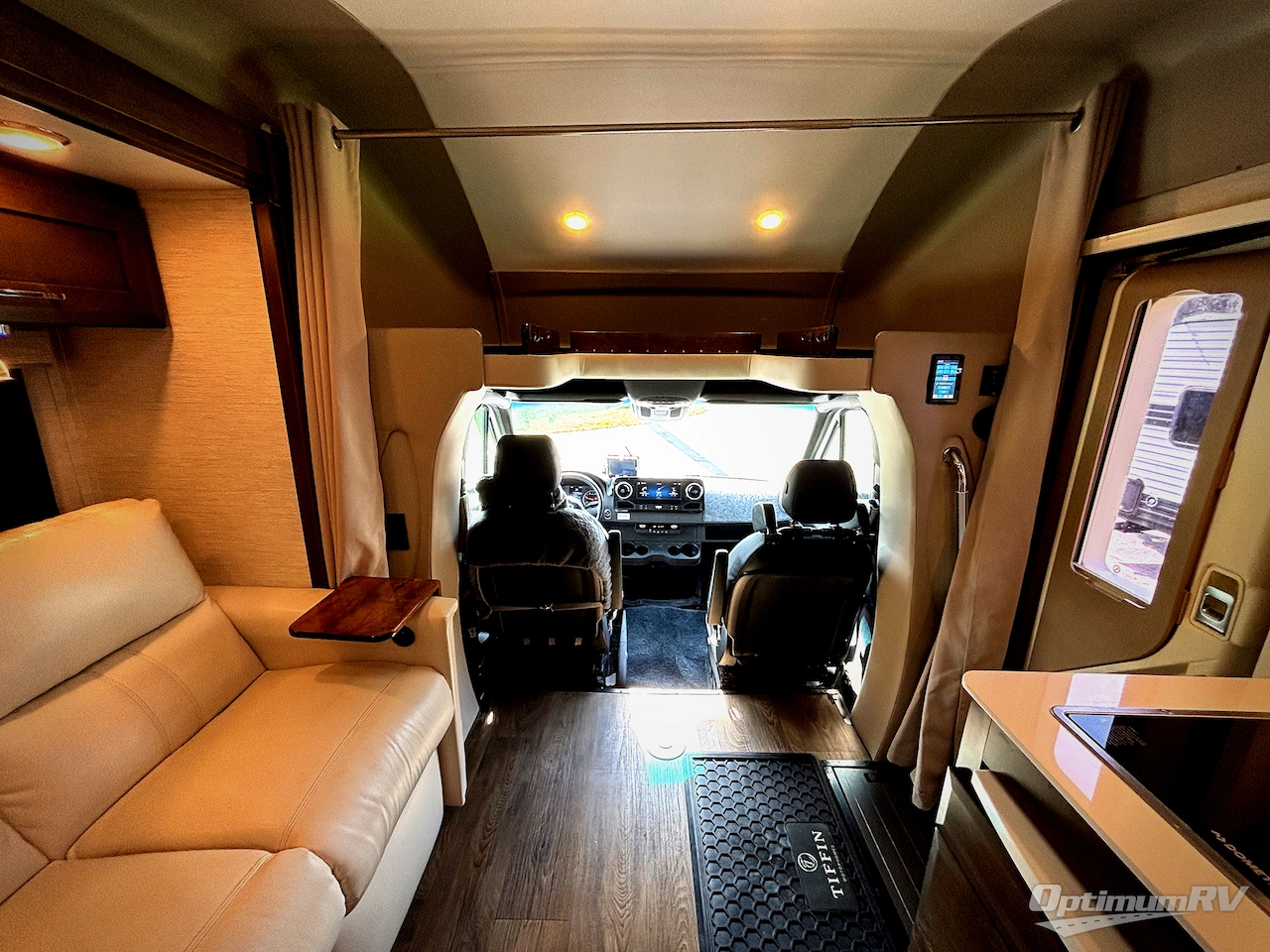2021 Tiffin Wayfarer 25LW Photo 4