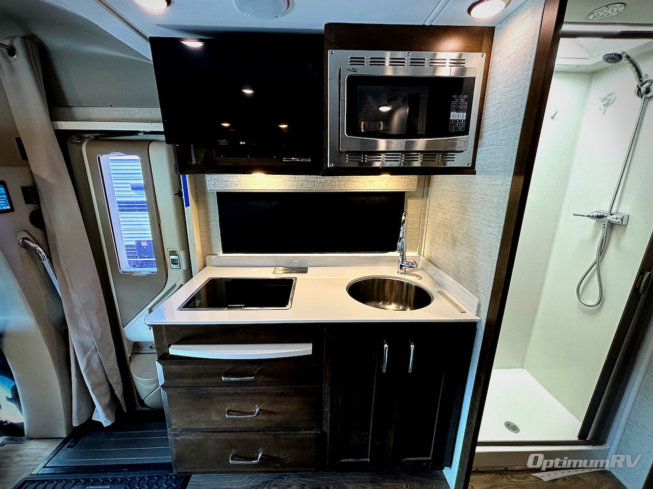 2021 Tiffin Wayfarer 25LW Photo 5