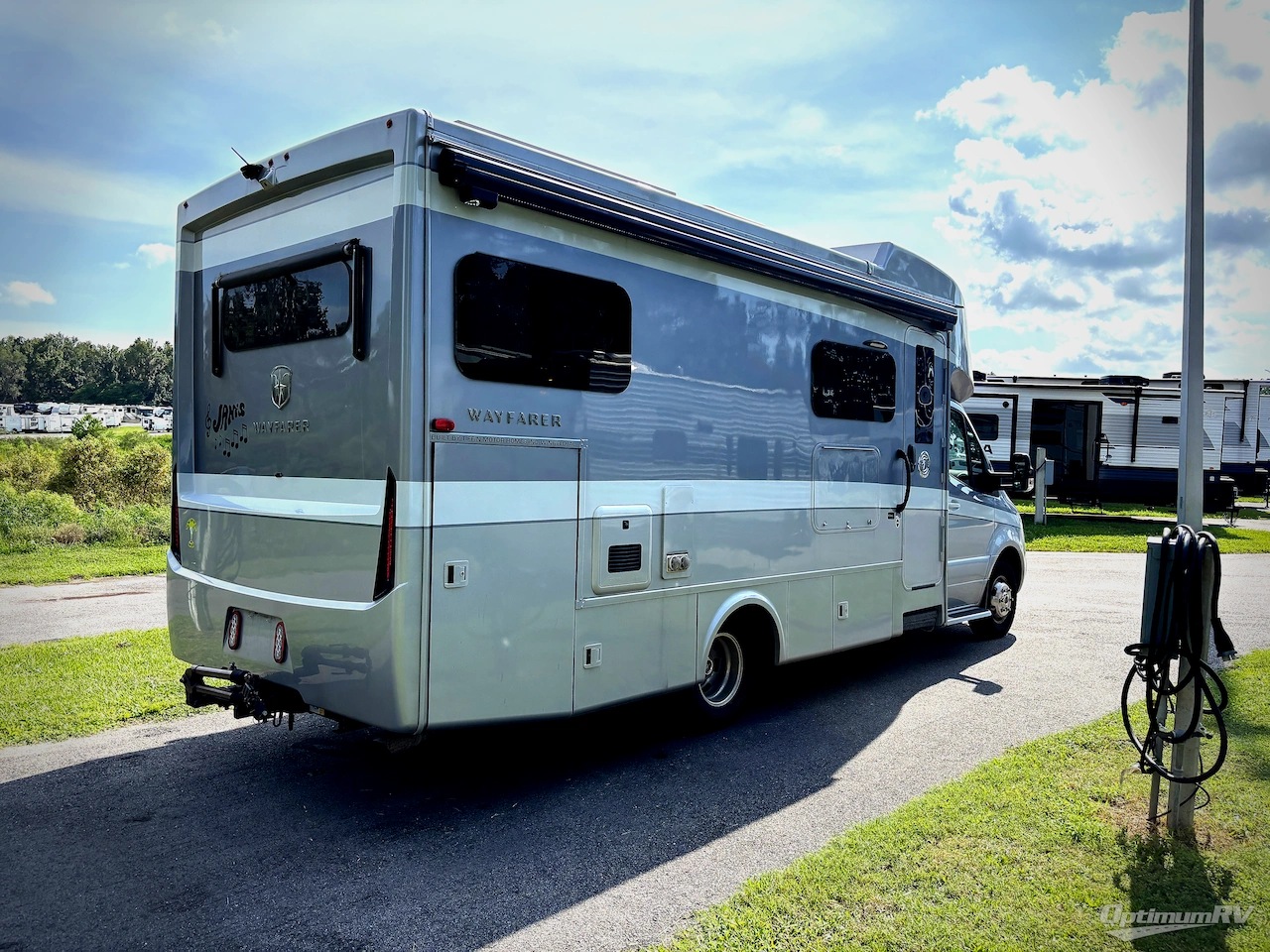 2021 Tiffin Wayfarer 25LW Photo 2