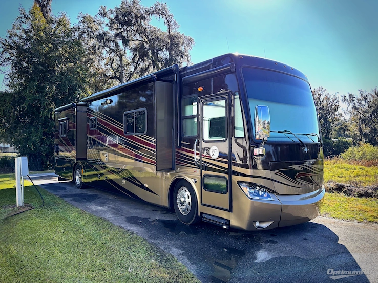 2013 Tiffin Phaeton 40QBH RV Photo 1