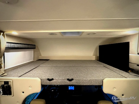 2024 Thor Chateau 31MV RV Photo 3