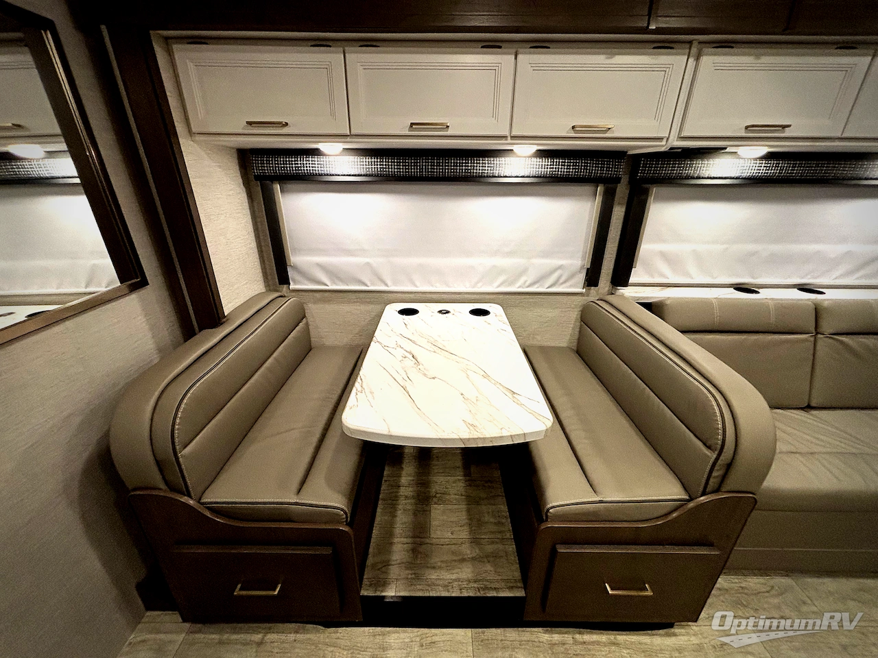 2024 Thor Chateau 31MV Photo 15
