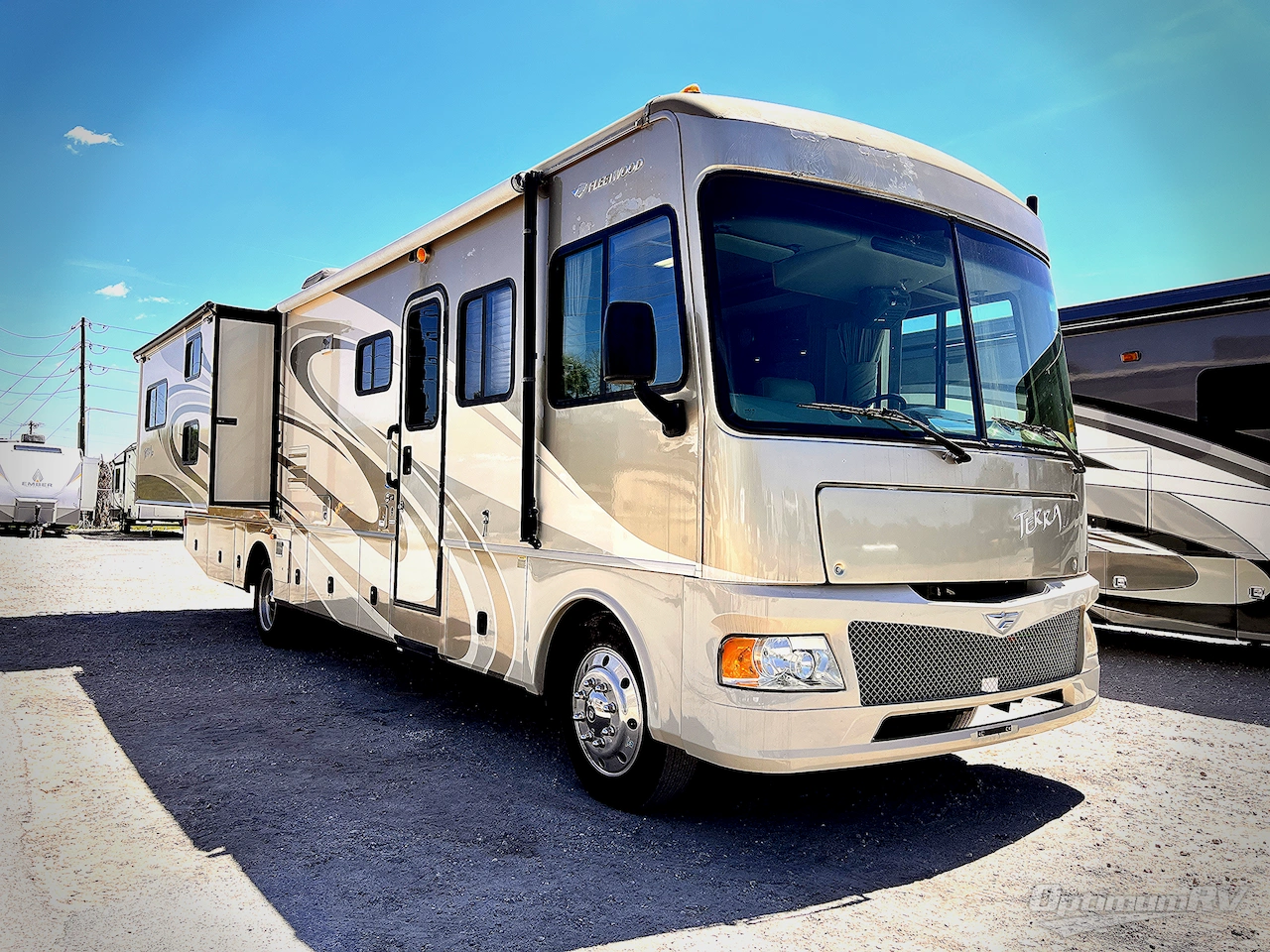 2008 Fleetwood Terra LX 34N Photo 1