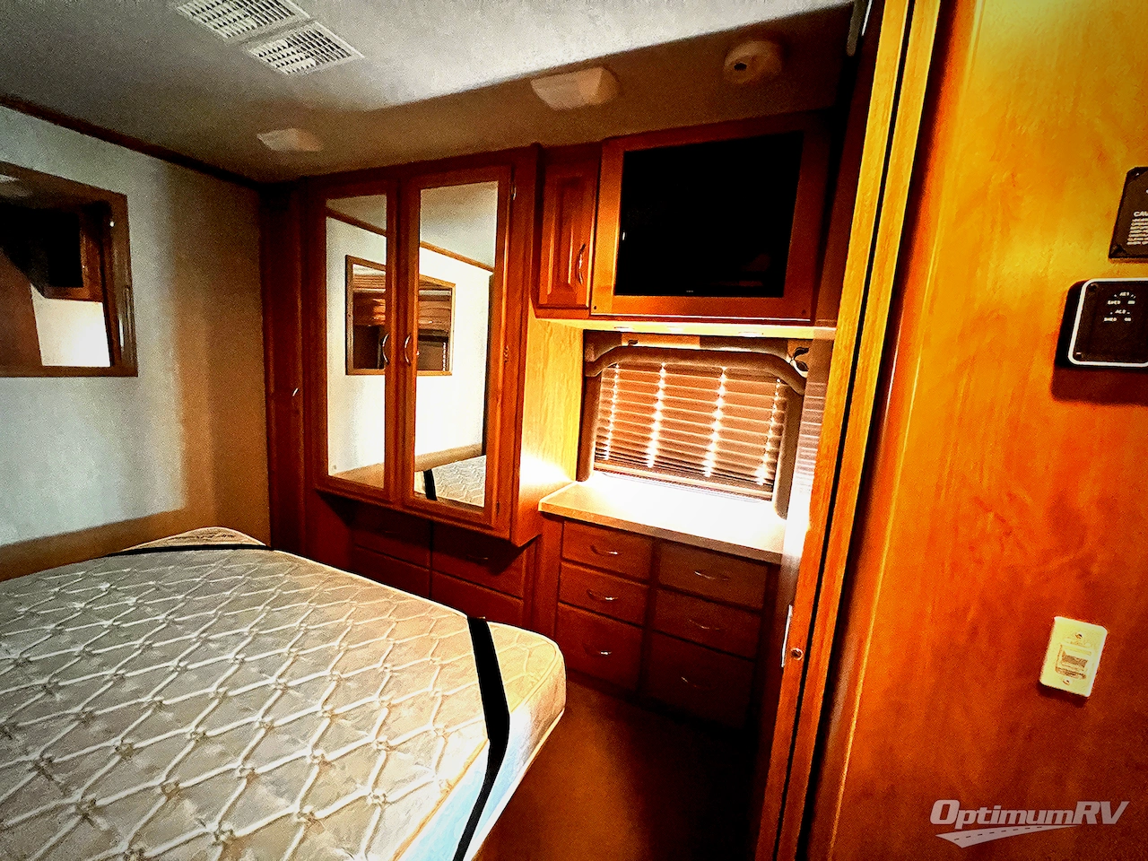 2008 Fleetwood Terra LX 34N Photo 21