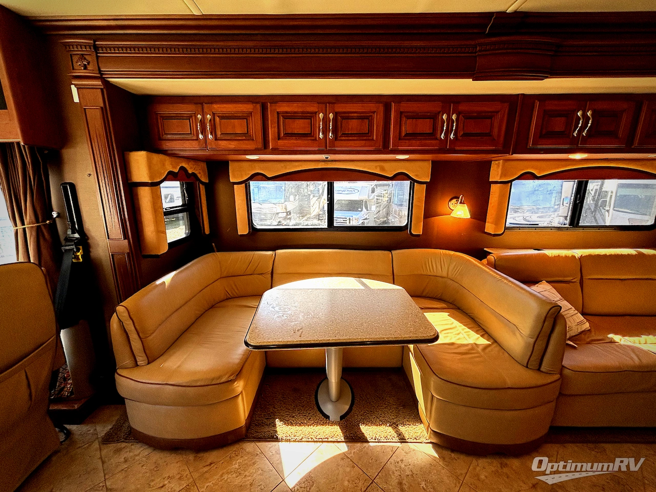 2012 Fleetwood Discovery 40G Photo 19