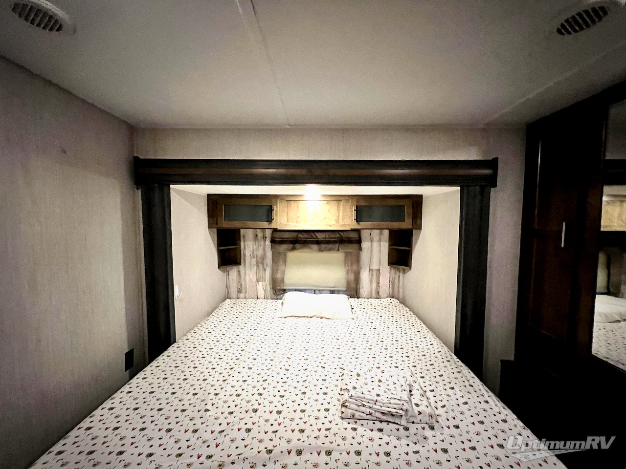 2021 Palomino Puma Destination 39DBT Photo 7