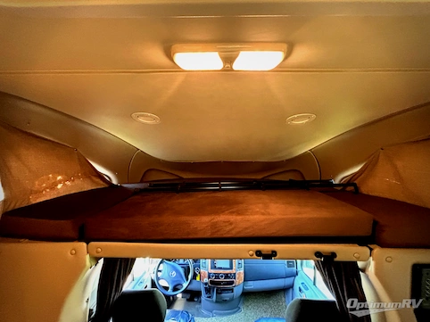 2015 Thor Siesta Sprinter 24SA RV Photo 3