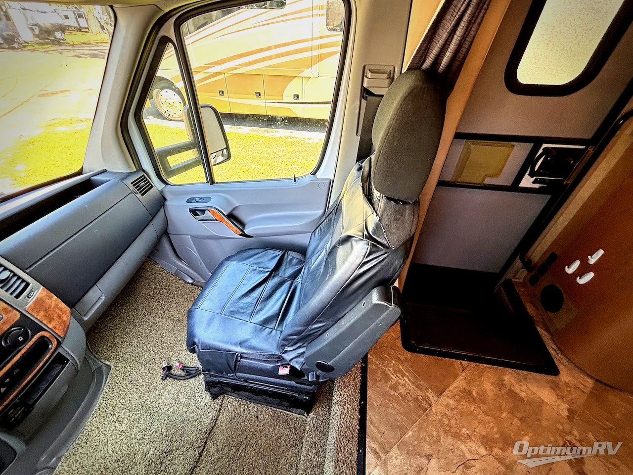 2015 Thor Siesta Sprinter 24SA Photo 9