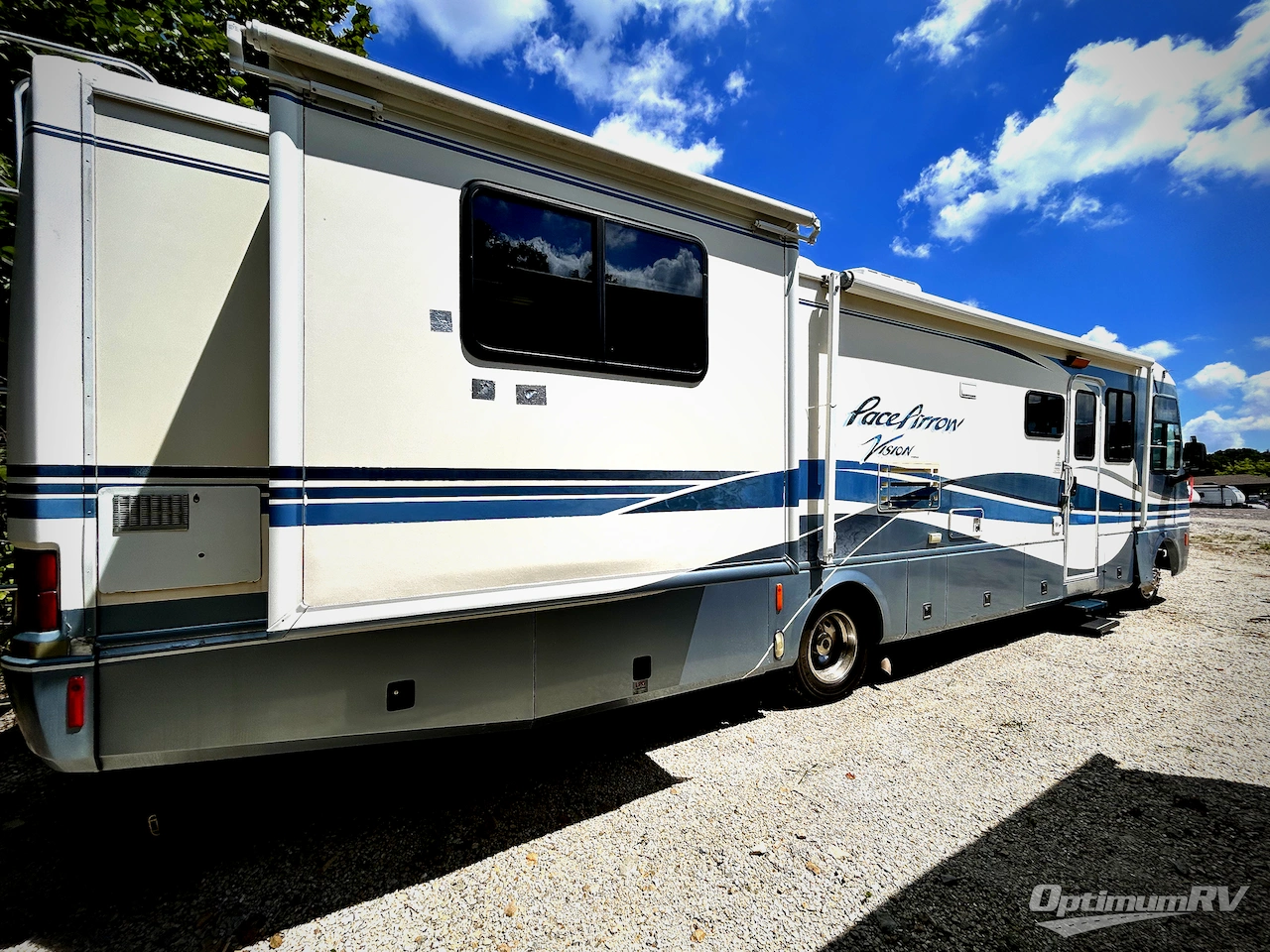 1999 Fleetwood Pace Arrow Vision 36B Photo 3