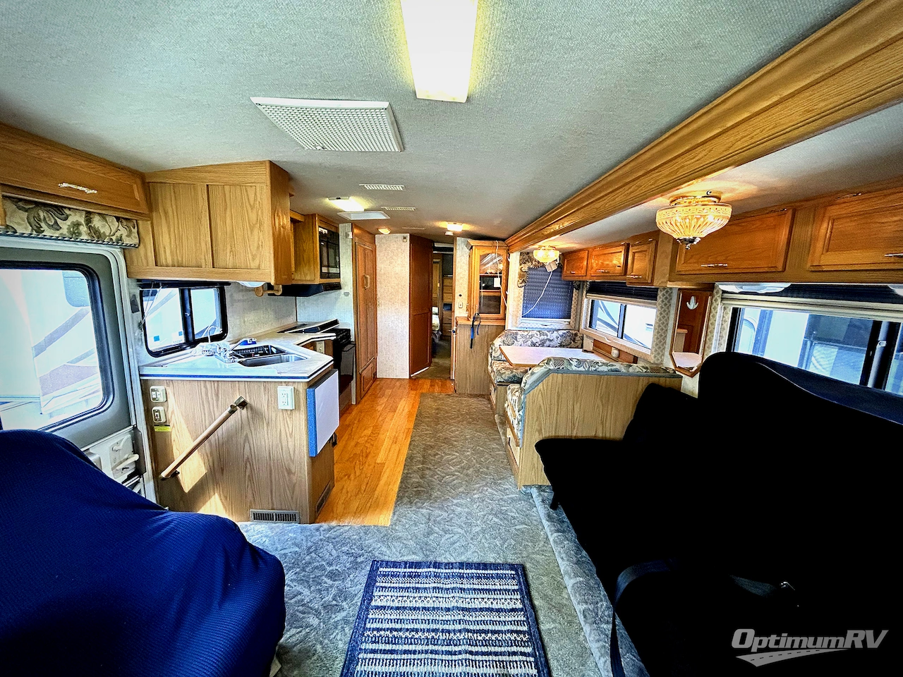 1999 Fleetwood Pace Arrow Vision 36B Photo 4