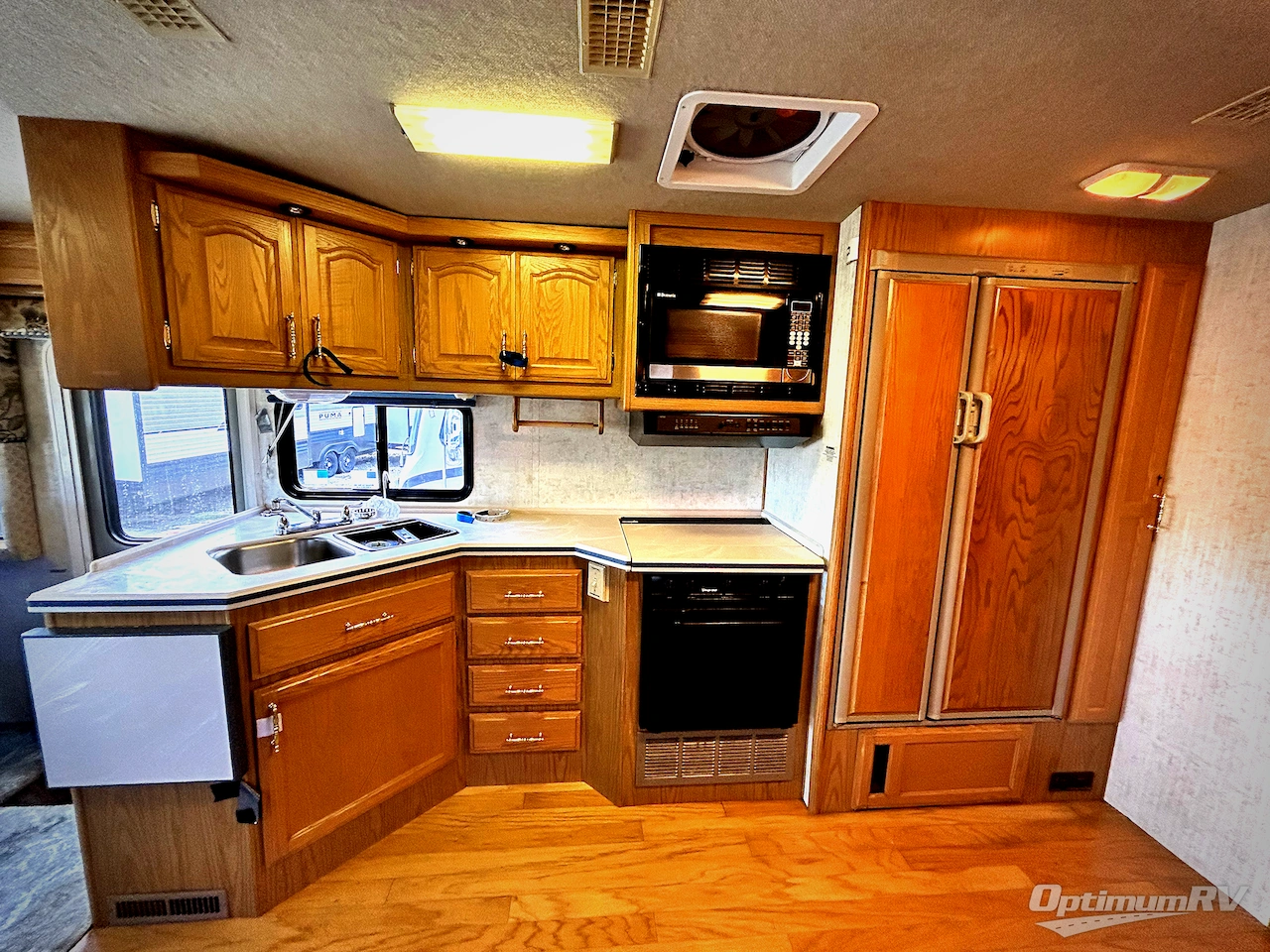 1999 Fleetwood Pace Arrow Vision 36B Photo 9