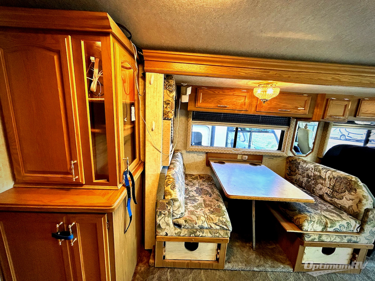 1999 Fleetwood Pace Arrow Vision 36B Photo 12