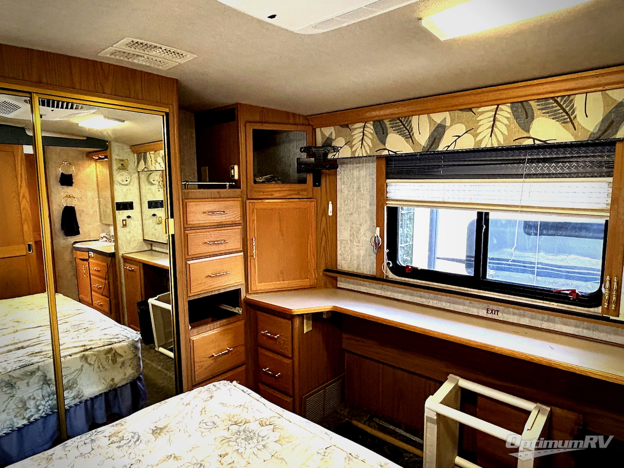1999 Fleetwood Pace Arrow Vision 36B Photo 17