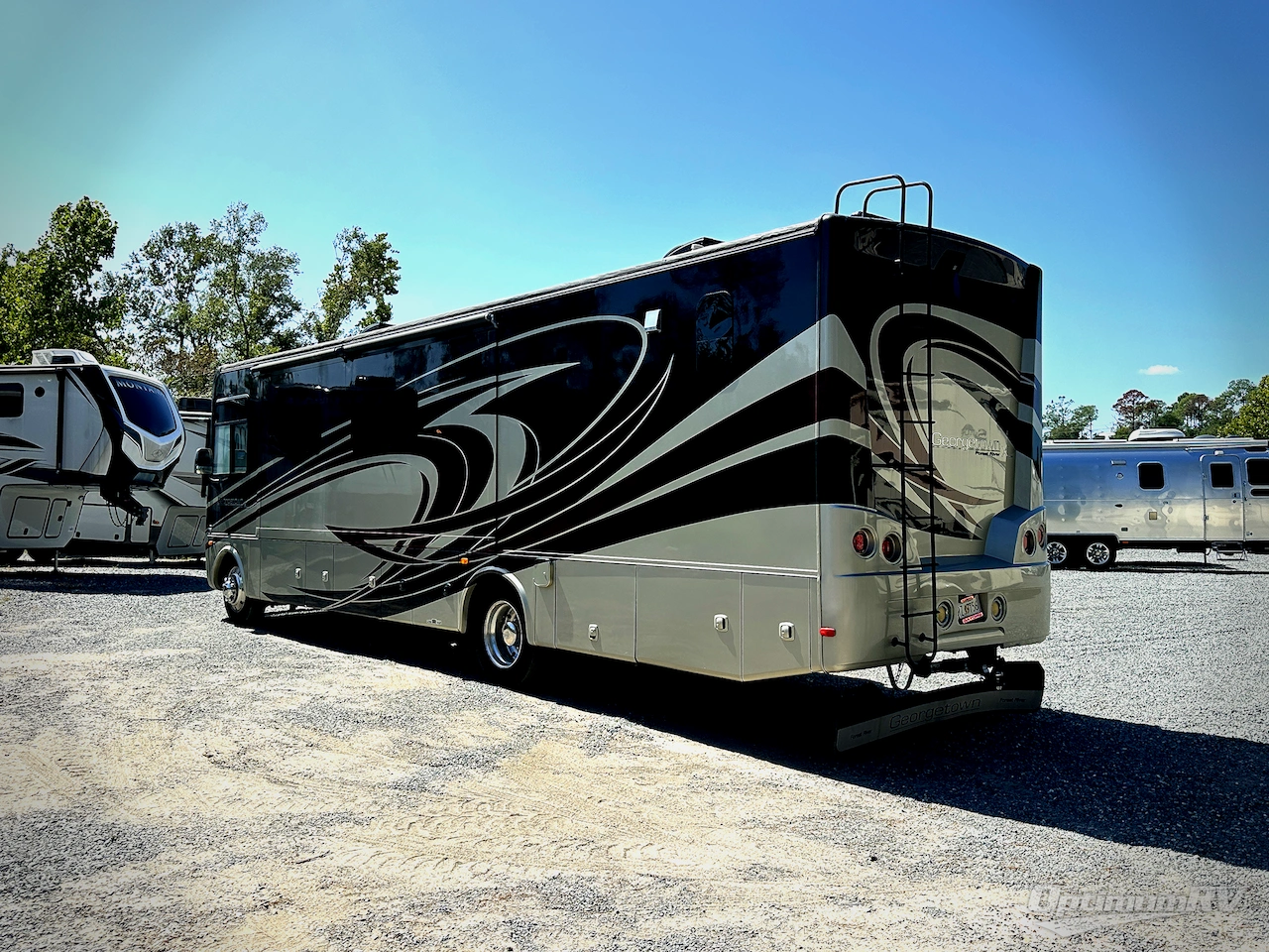 2016 Forest River Georgetown XL 369DS Photo 3