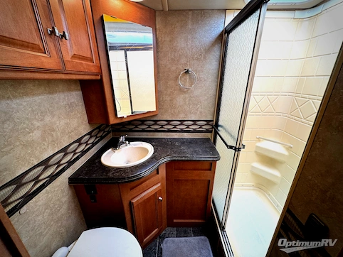 2013 Itasca Sunova 33C RV Photo 4