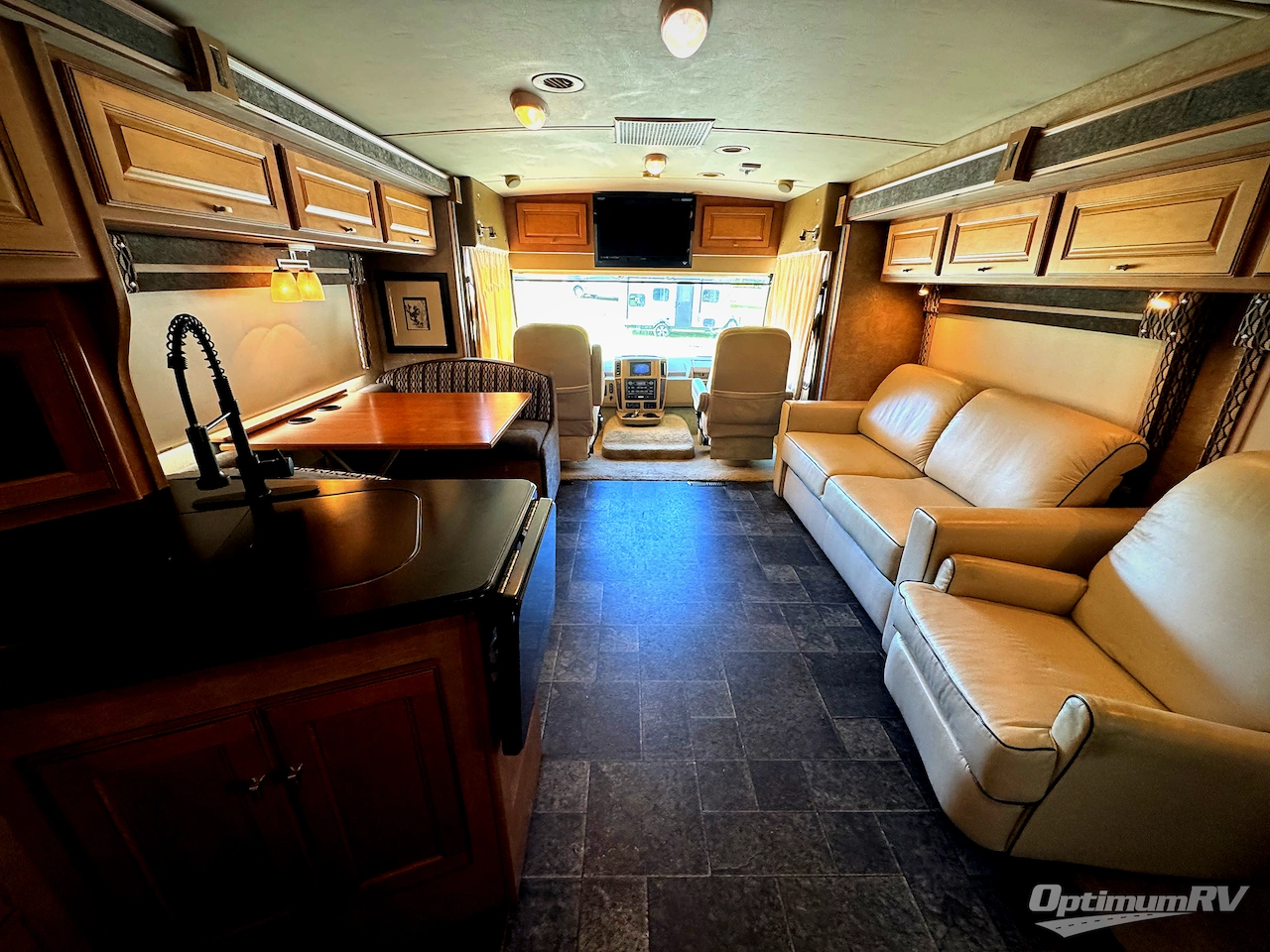 2013 Itasca Sunova 33C Photo 5