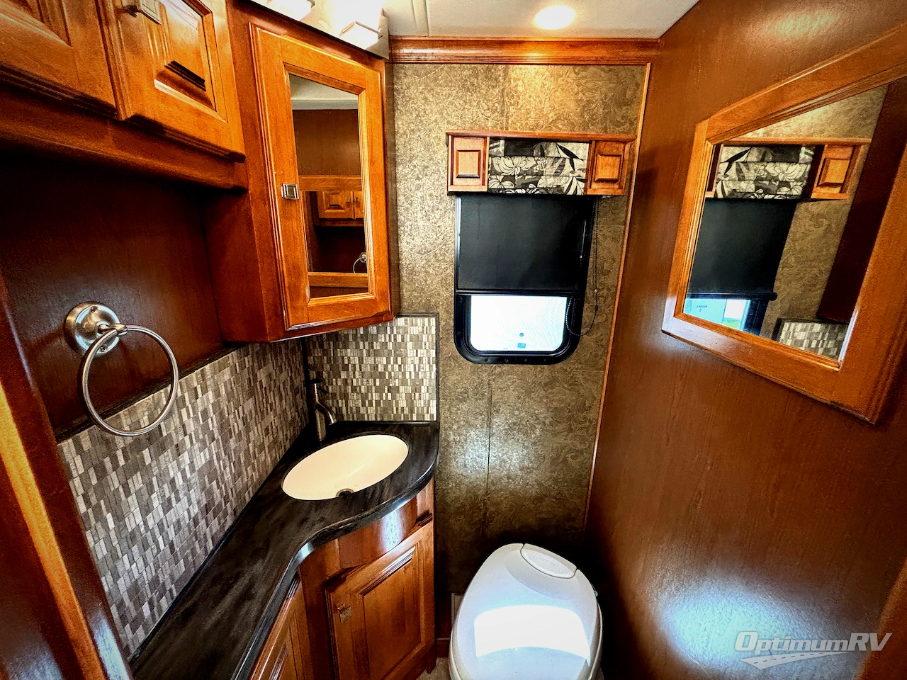 2015 Tiffin Allegro Breeze 32 BR Photo 16