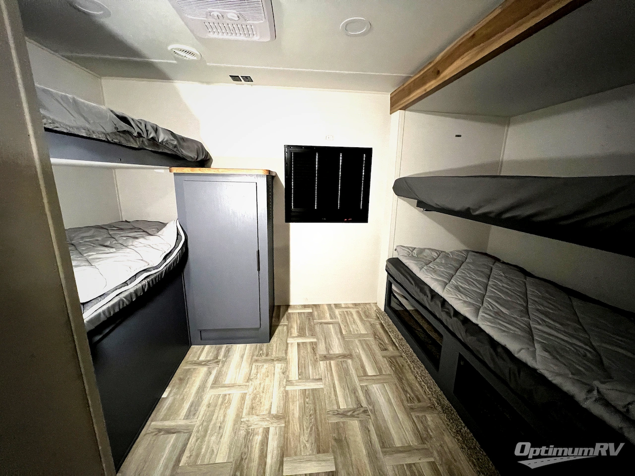 2025 Prime Time Tracer 308BH Photo 18