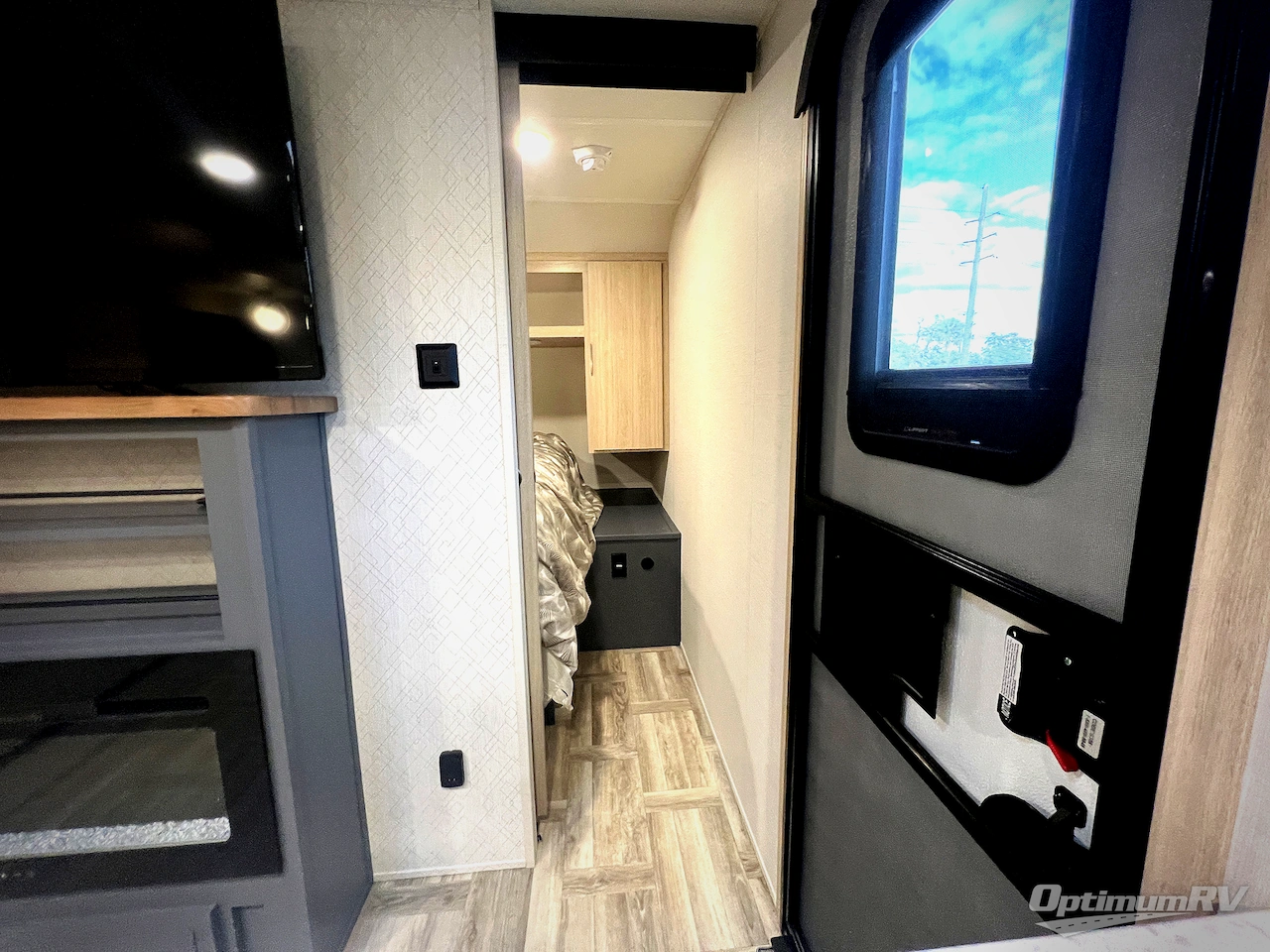 2025 Prime Time Tracer 308BH Photo 21