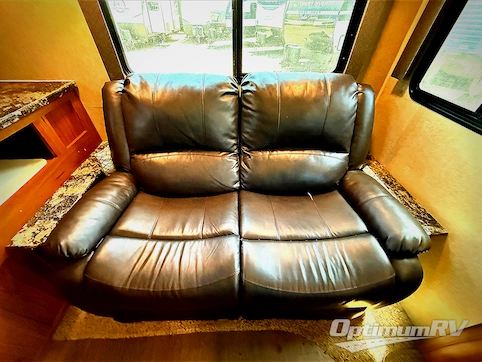 2016 Starcraft Launch Ultra Lite 24RLS RV Photo 3