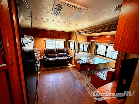 2016 Starcraft Launch Ultra Lite 24RLS RV Photo 2