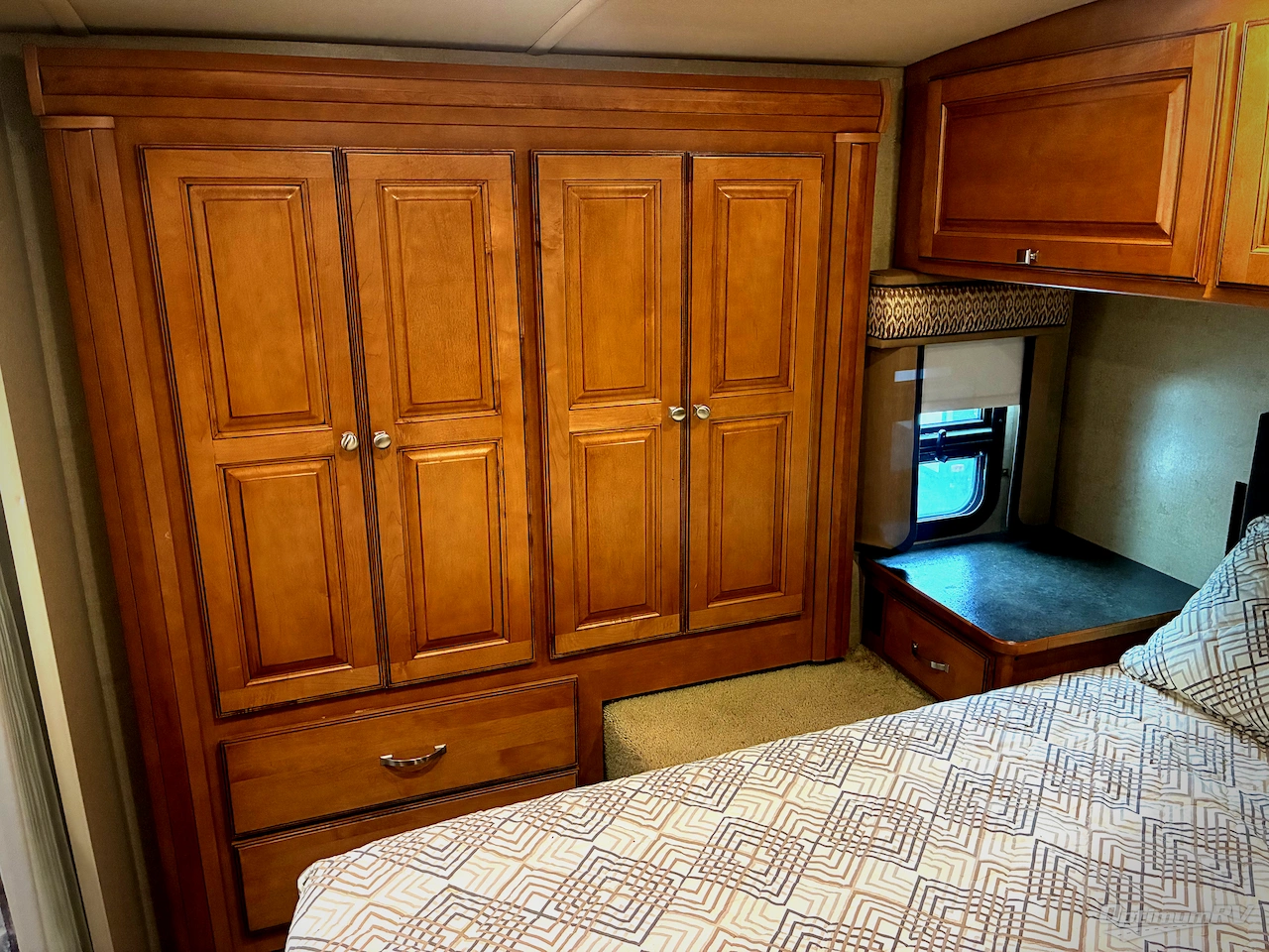 2014 Itasca Cambria 30J Photo 10