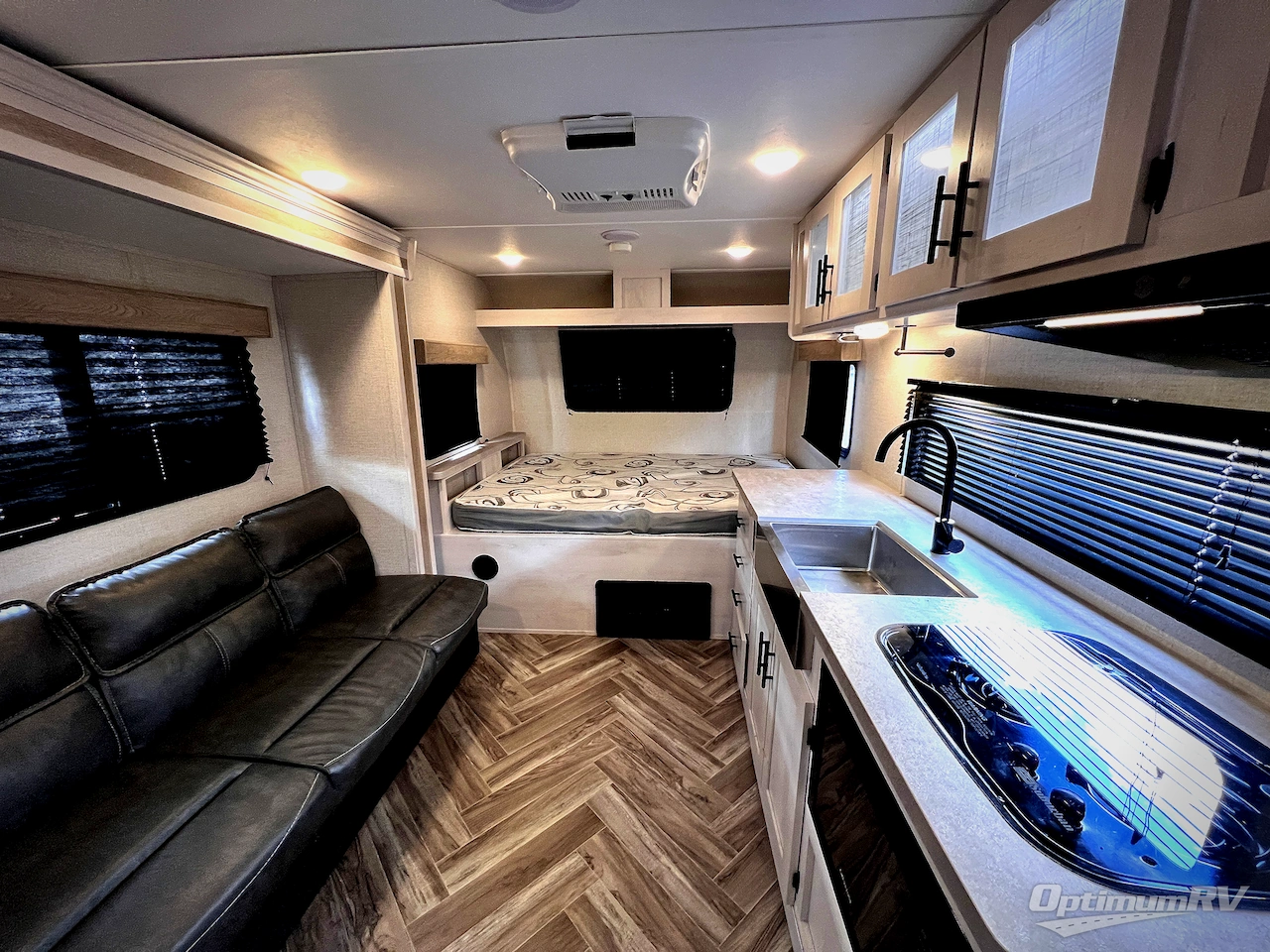 2021 Dutchmen Coleman Rubicon 1608RB Photo 5