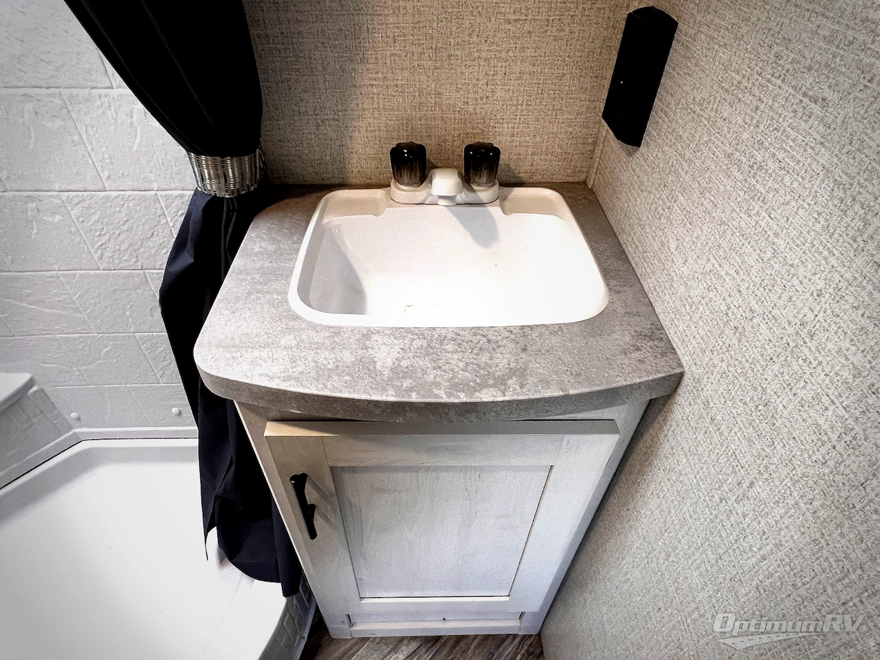 2021 Dutchmen Coleman Rubicon 1608RB Photo 21