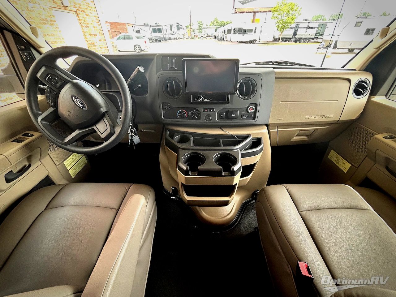 2025 Winnebago Minnie Winnie 25B Photo 14