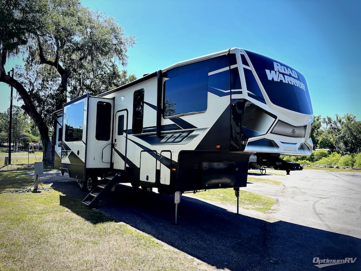 2022 Heartland Road Warrior 375 RV Photo 1