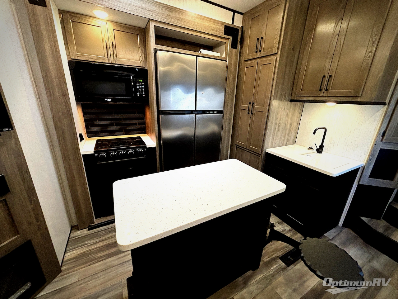 2022 Heartland Road Warrior 375 Photo 6